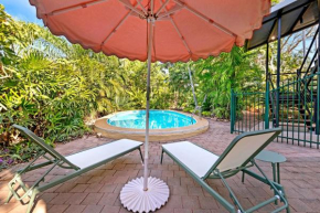 Tropical Luxe Treehouse - Lush Poolside Living